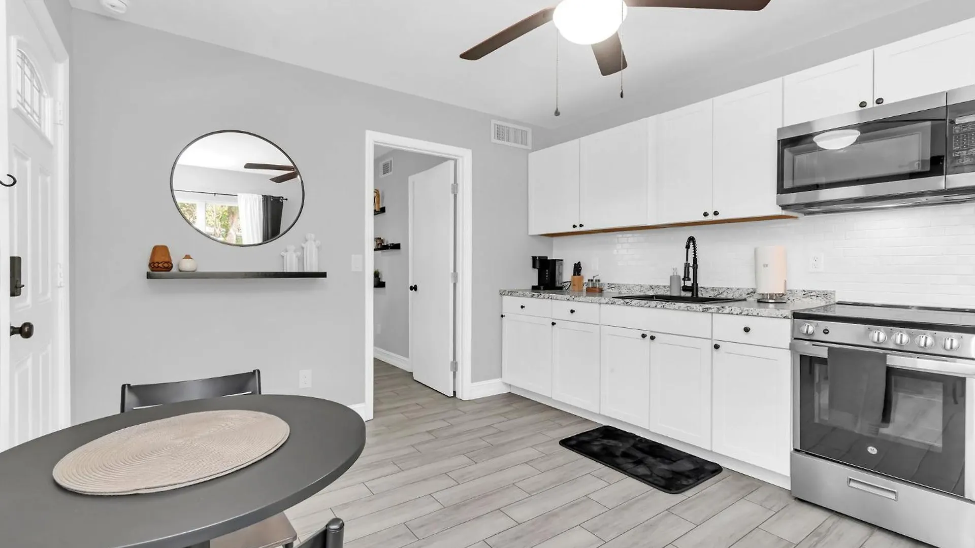 Modern Cuartito Near Winter Park Hotel Maitland Guest house
